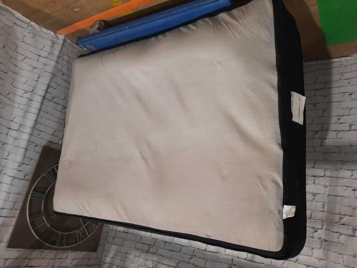 Ultra Luxury Pillow Top Mattress - Queen - Gallery Image 7